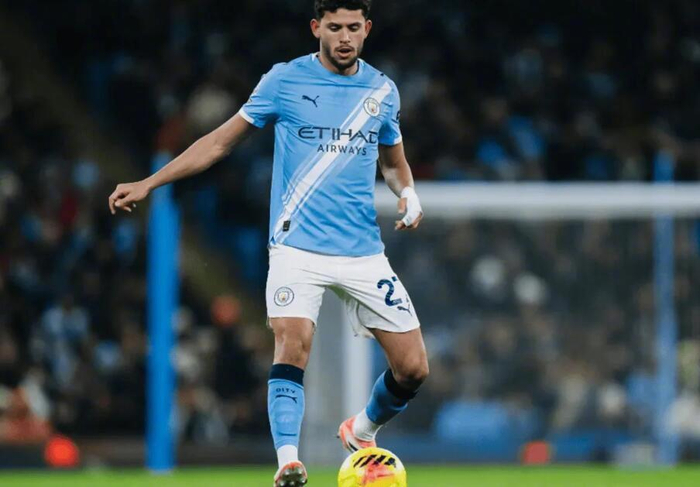 曼城后卫努内斯：八天关键赛程将展现豪门底蕴