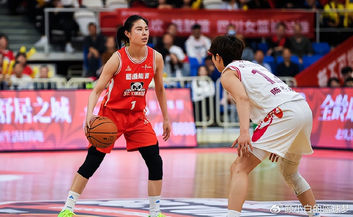 王思雨关键表现助中国女篮晋级世界杯 四川队季