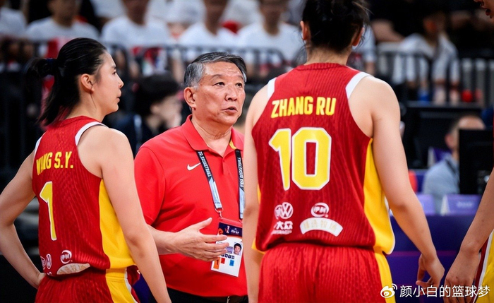 王思雨关键表现助中国女篮晋级世界杯 四川队季