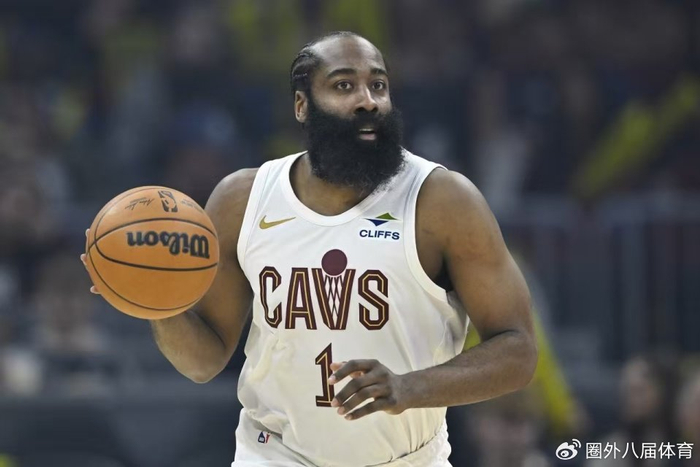 勇士团队篮球力克骑士 波尔津吉斯回归首战16分