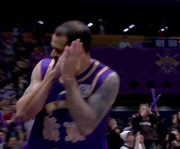 北控男篮遭绝杀史密斯三分绝杀里勒45分难救主