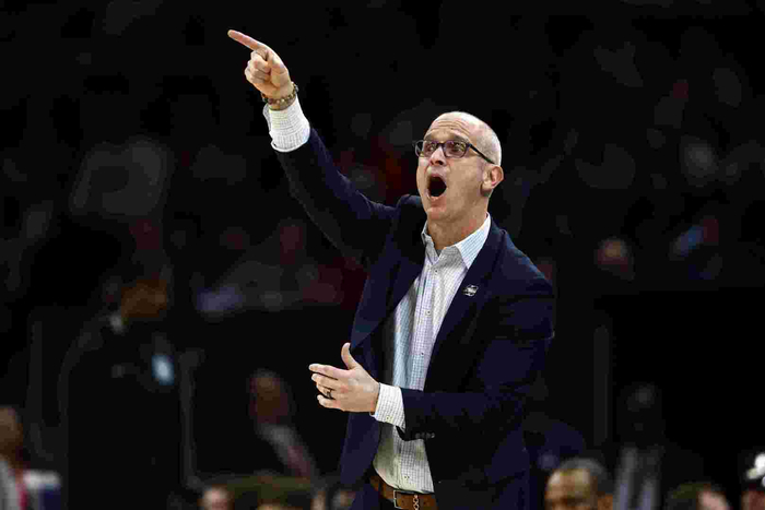 康涅狄格大学第三次闯入NCAA决赛 赫尔利高薪留任