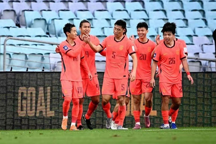 韦世豪扛起进攻大旗 邵佳一国足新战术布局初现